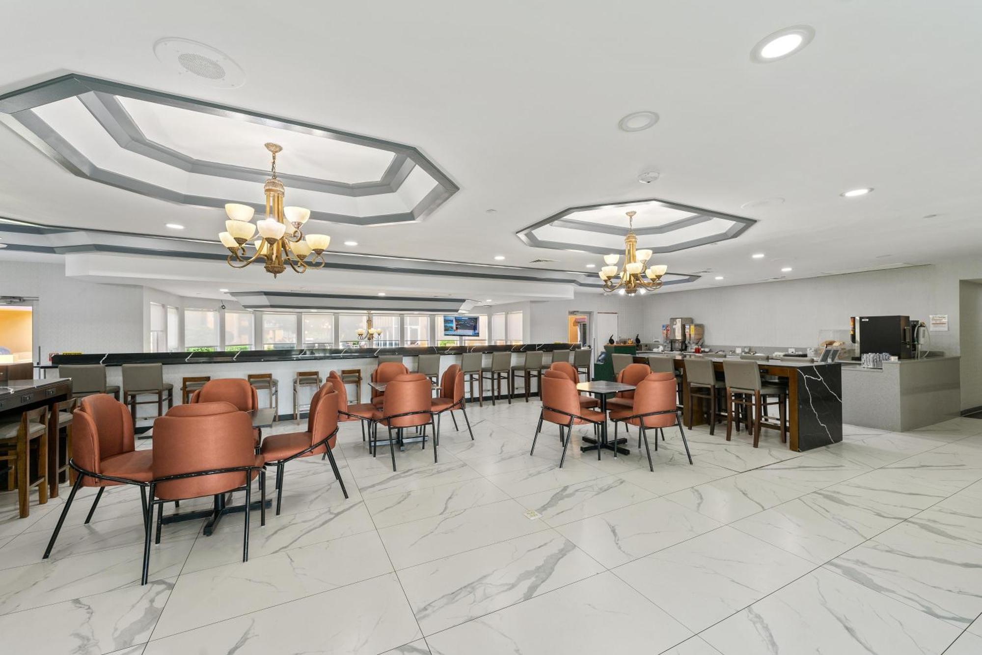 Chicago Club Inn & Suite Окбрук Террас Экстерьер фото